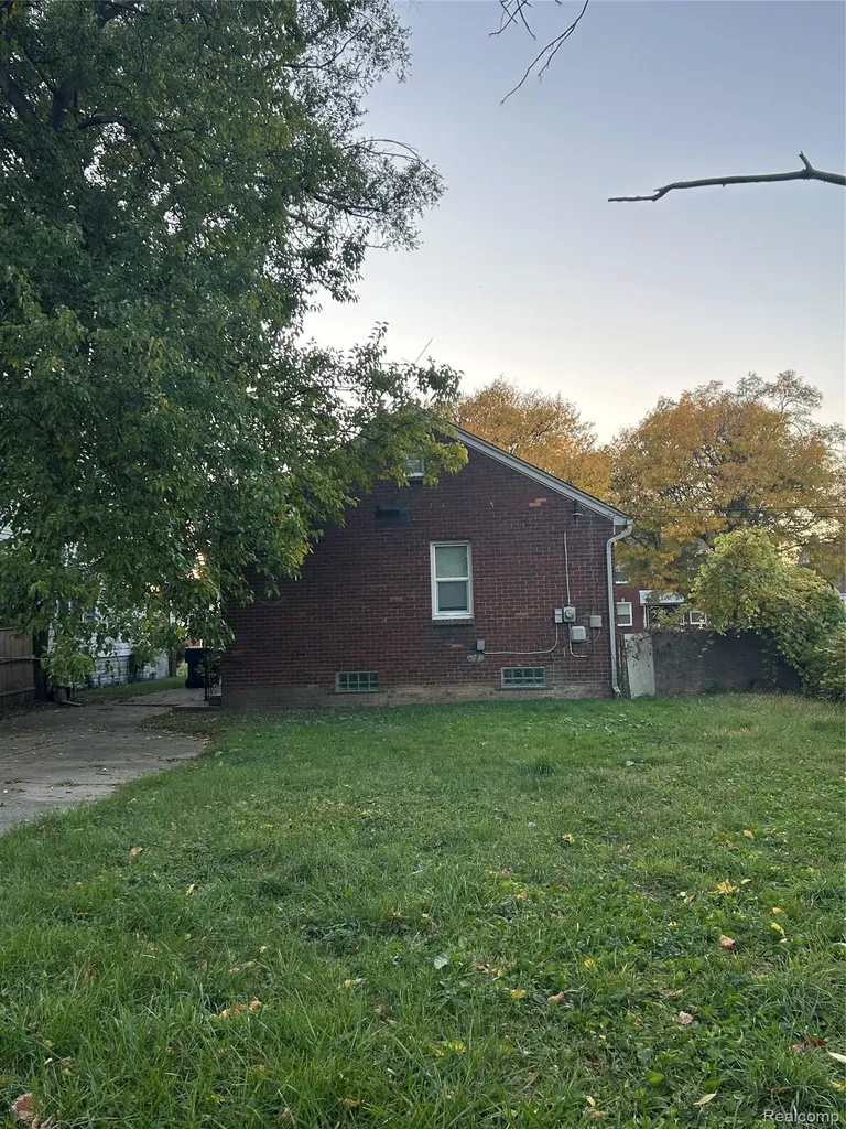 15730 Winthrop Detroit City MI 48227