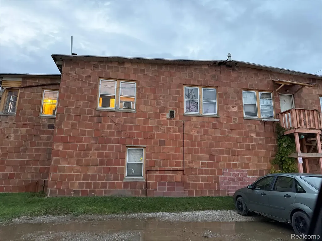 2256 E Main Street Owosso City MI 48867