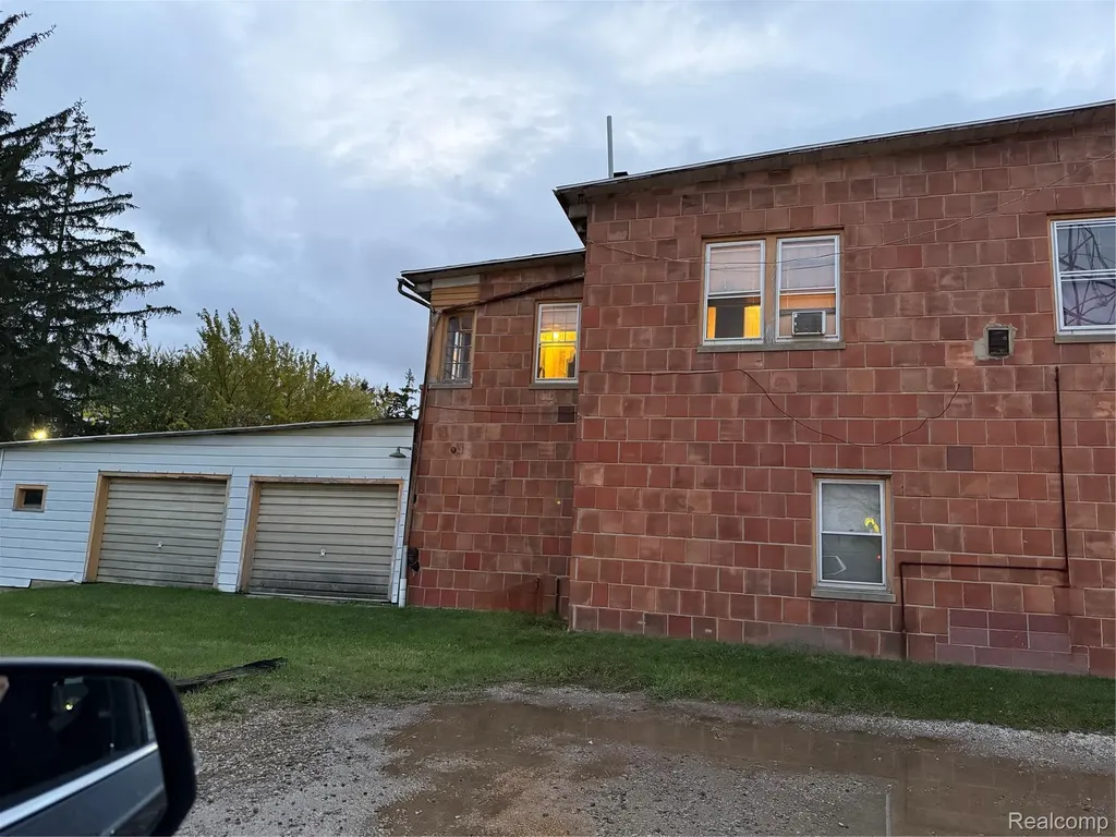 2256 E Main Street Owosso City MI 48867