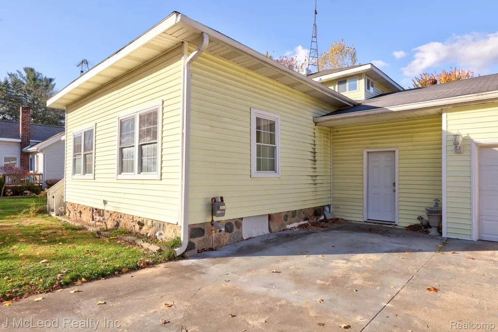 4618 Main Street Millington Village MI 48746