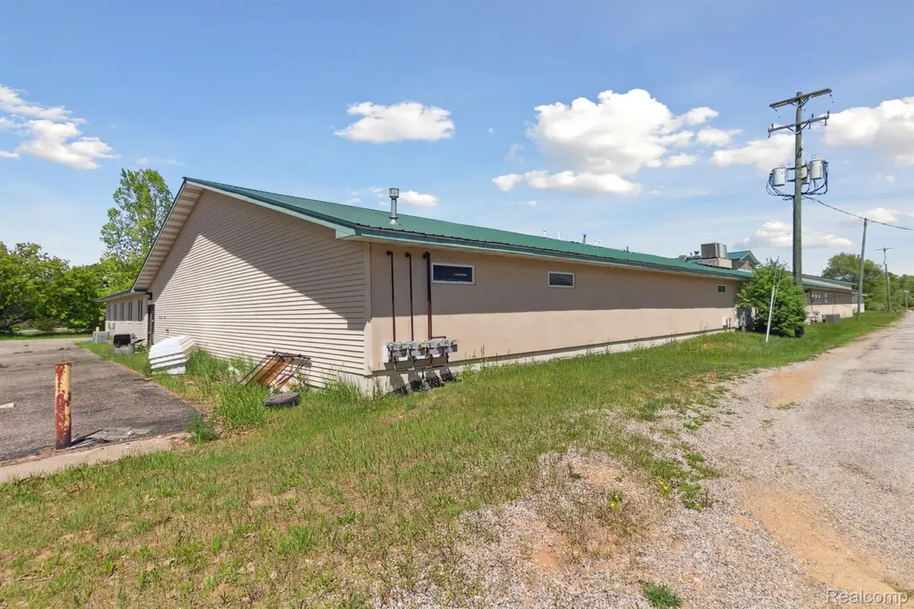 1380 E Main Edmore Village MI 48829