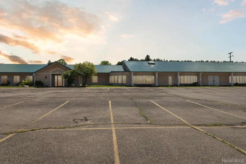 1380 E Main Edmore Village MI 48829