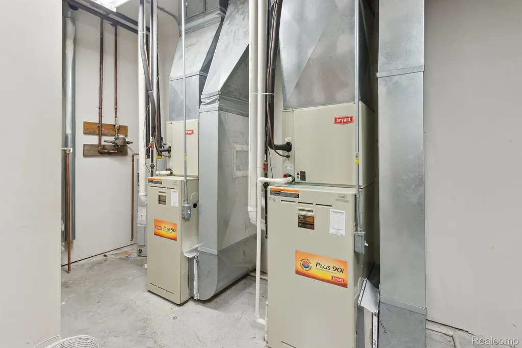 1380 E Main Edmore Village MI 48829