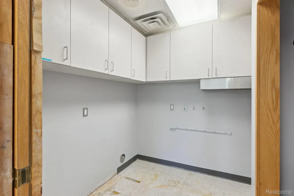 1380 E Main Edmore Village MI 48829