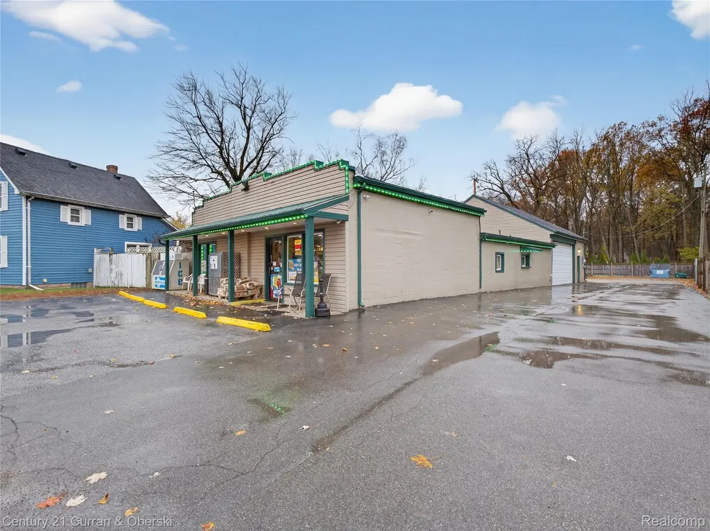 27996 Waltz Road Huron Charter Township MI 48164