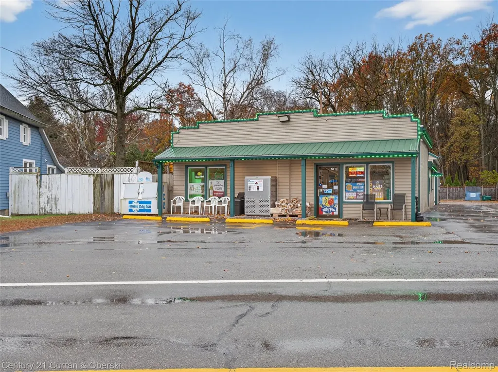 27996 Waltz Road Huron Charter Township MI 48164