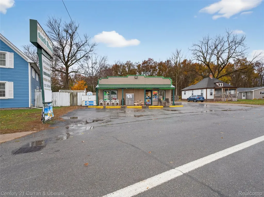27996 Waltz Road Huron Charter Township MI 48164