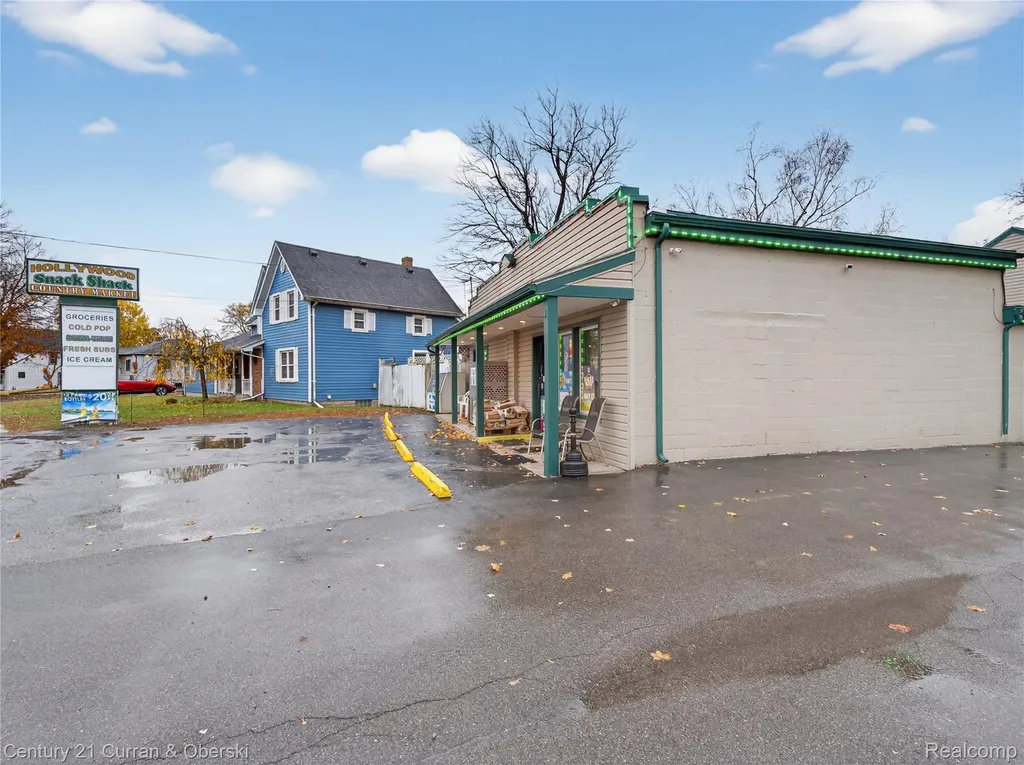 27996 Waltz Road Huron Charter Township MI 48164