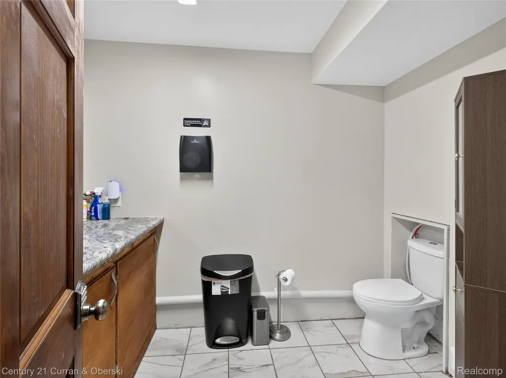 27996 Waltz Road Huron Charter Township MI 48164