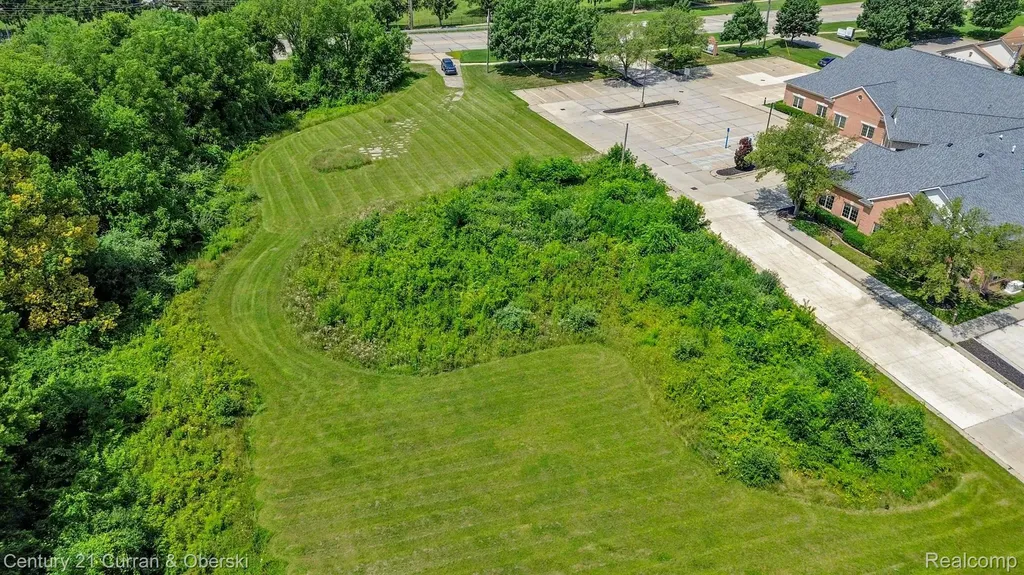 38500 Garfield Road Clinton Charter Township MI 48038
