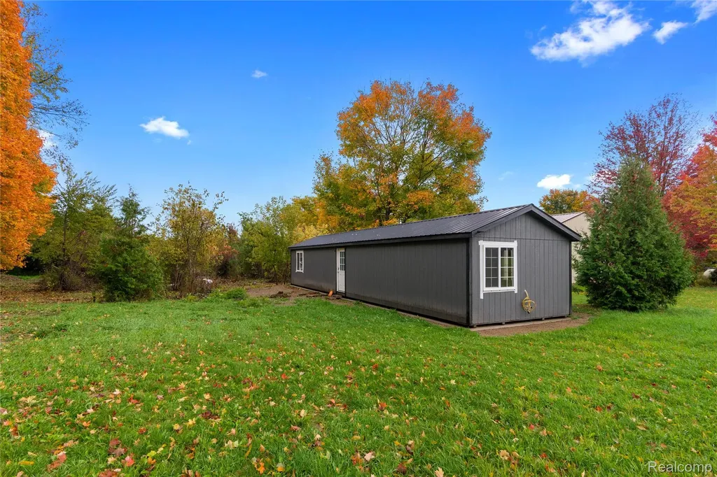 66301 County Road 681 Hartford City MI 49057