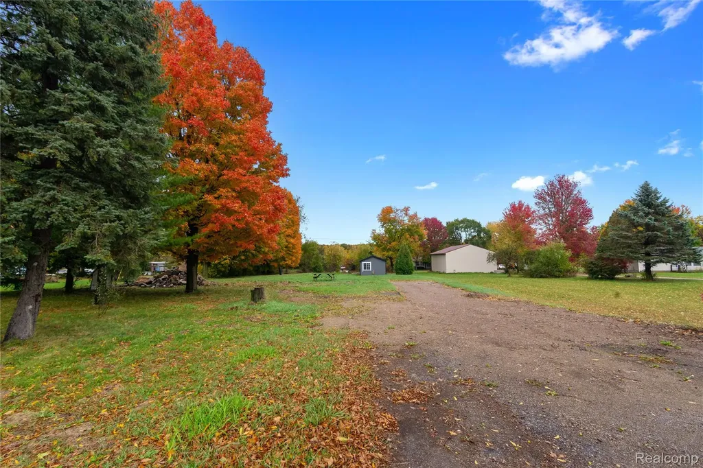 66301 County Road 681 Hartford City MI 49057