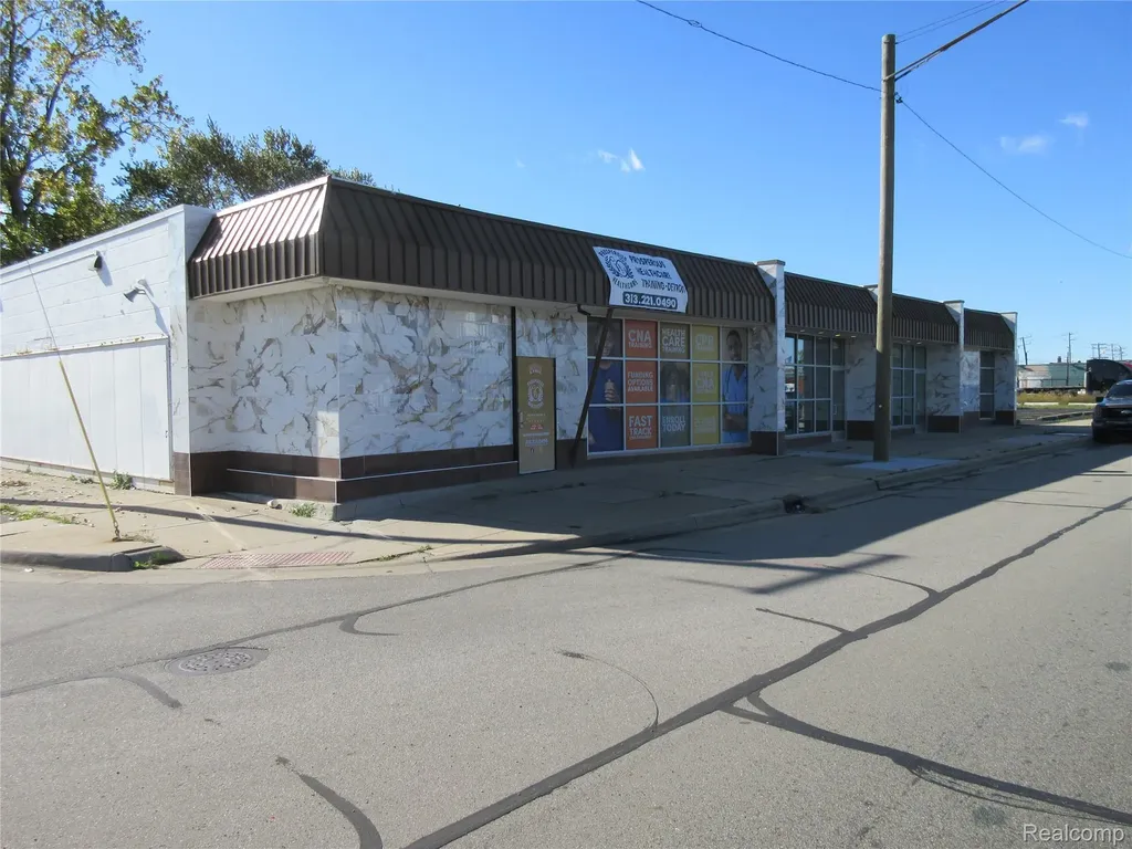 15308 E 8 Mile Road Detroit City MI 48235