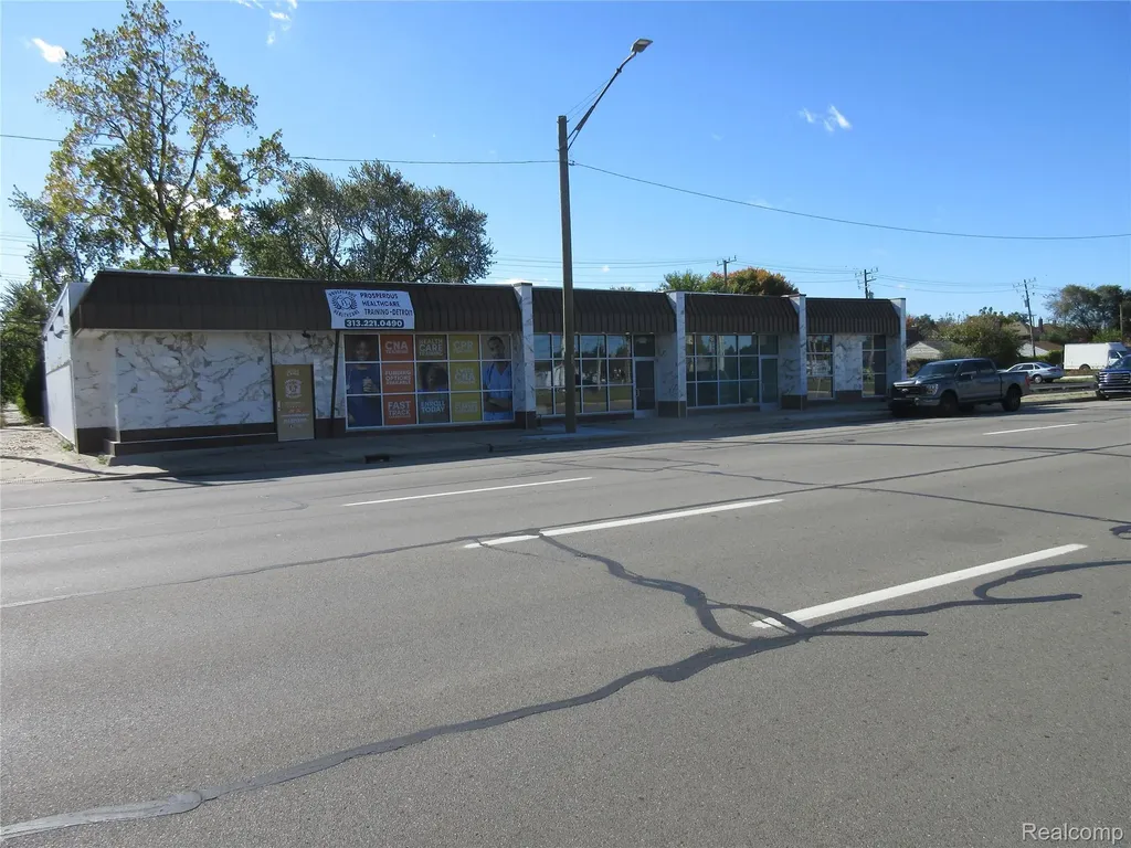 15308 E 8 Mile Road Detroit City MI 48235