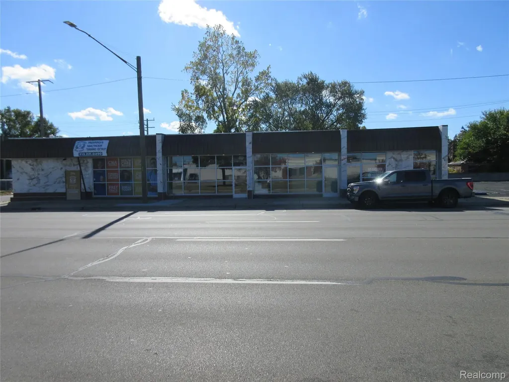 15308 E 8 Mile Road Detroit City MI 48235