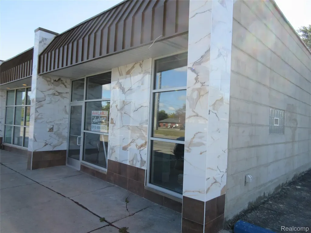 15308 E 8 Mile Road Detroit City MI 48235