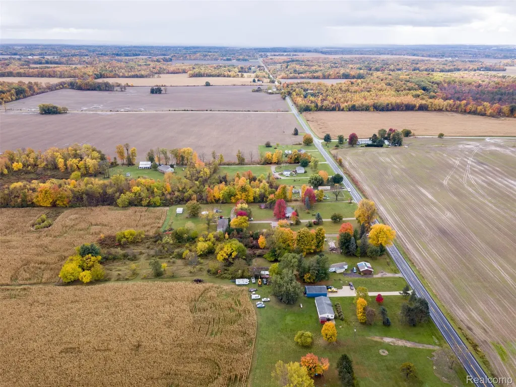 66301 County Road 681 Hartford City MI 49057