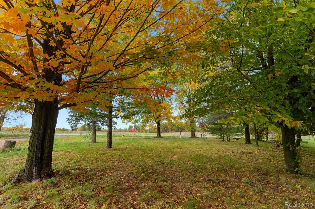 66301 County Road 681 Hartford City MI 49057