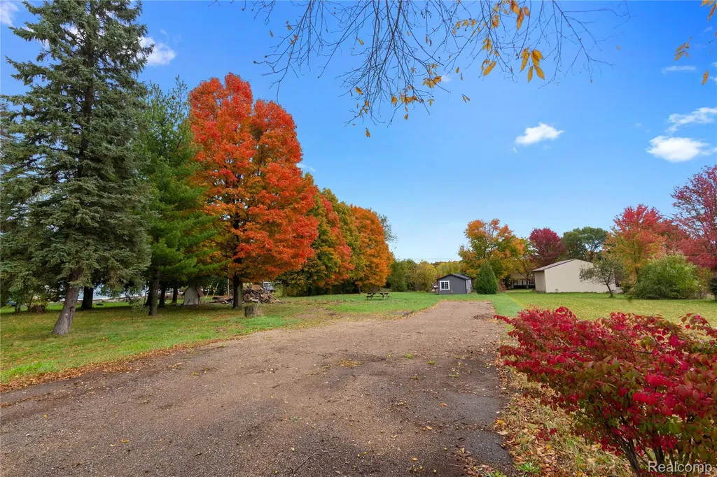 66301 County Road 681 Hartford City MI 49057