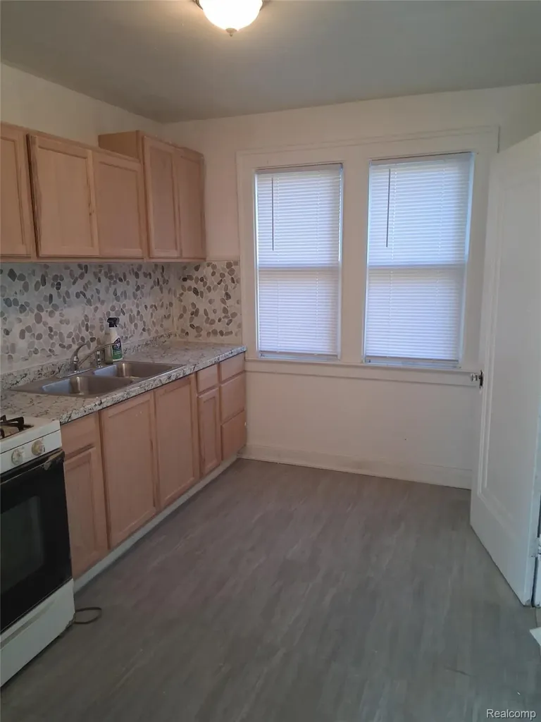 19673 Irvington Street Highland Park City MI 48203