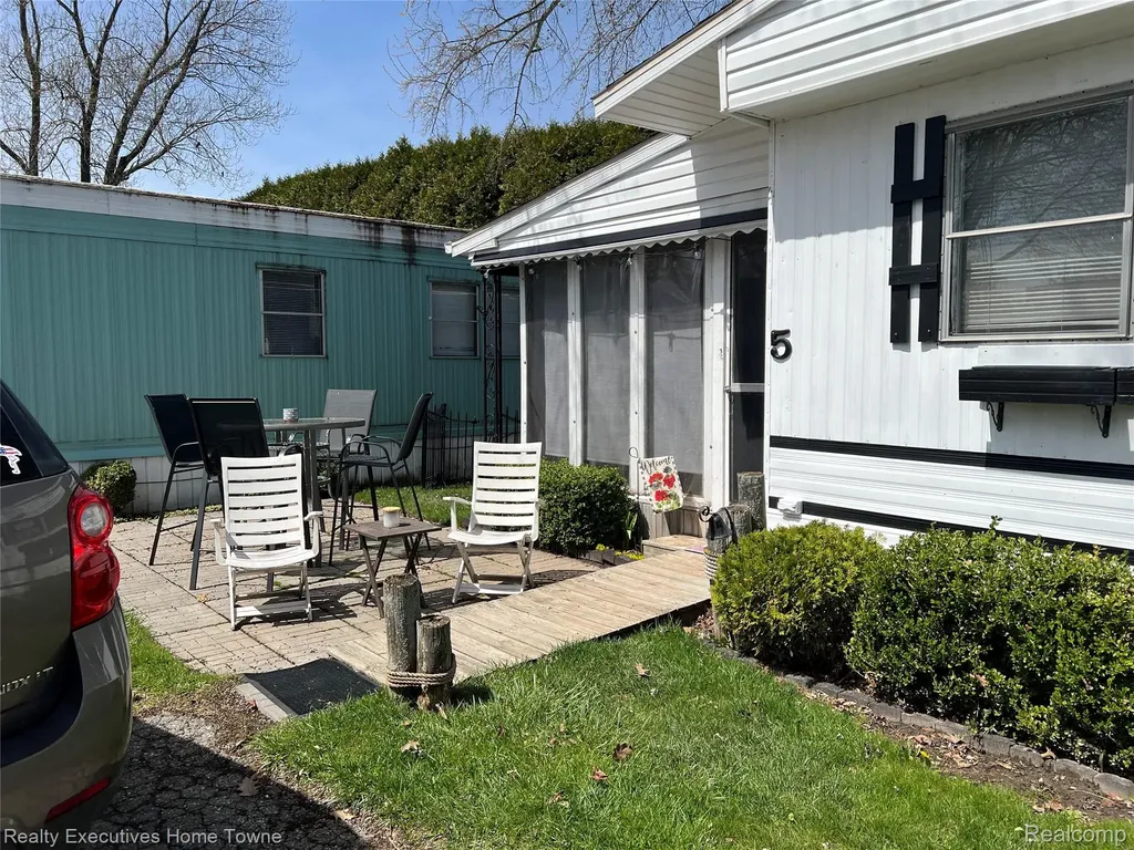 5767 Main Street Lexington Village MI 48450