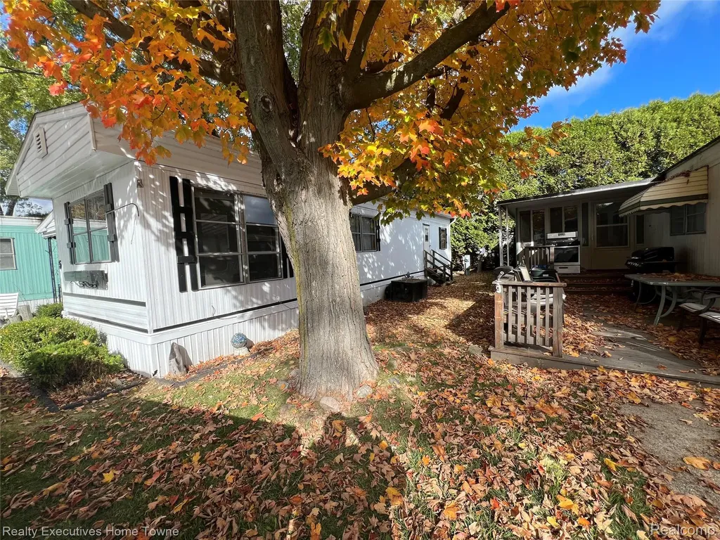 5767 Main Street Lexington Village MI 48450