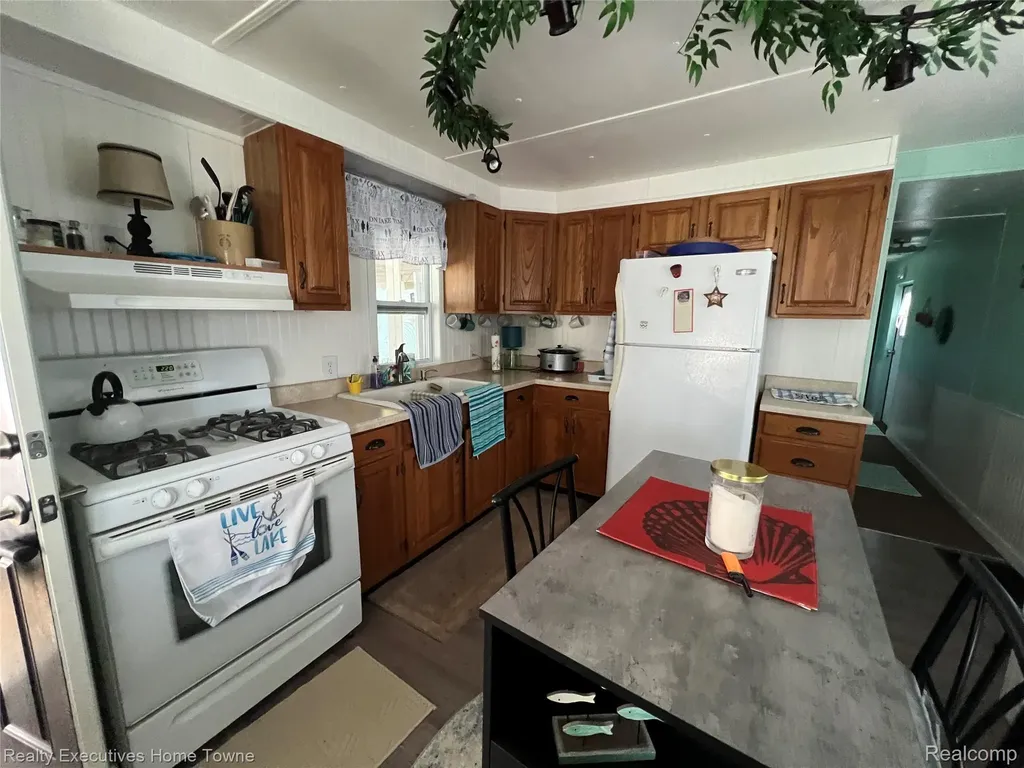 5767 Main Street Lexington Village MI 48450