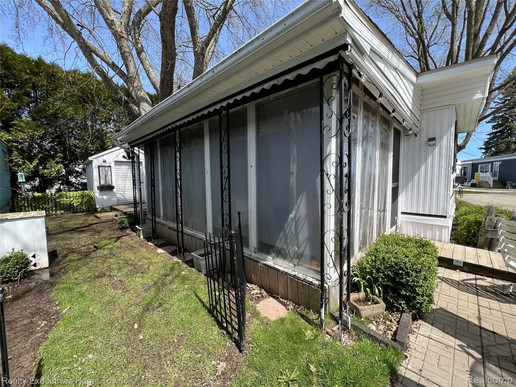 5767 Main Street Lexington Village MI 48450