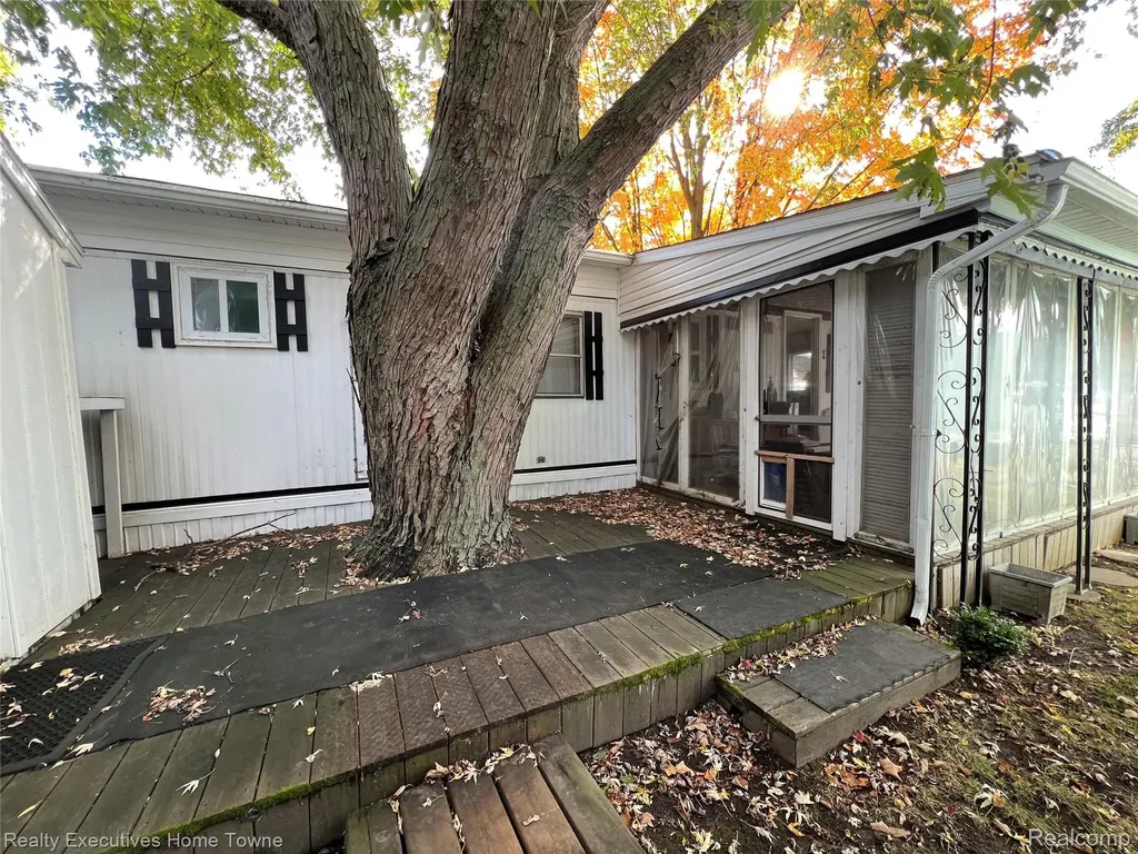 5767 Main Street Lexington Village MI 48450