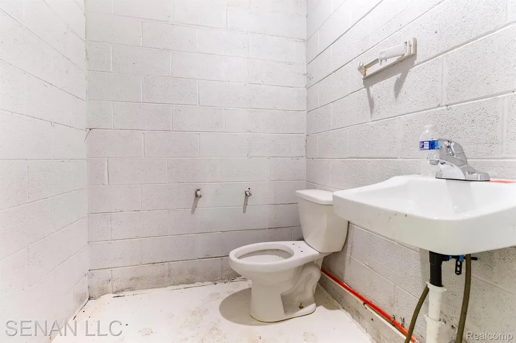 18090 Mount Elliott Street Detroit City MI 48234