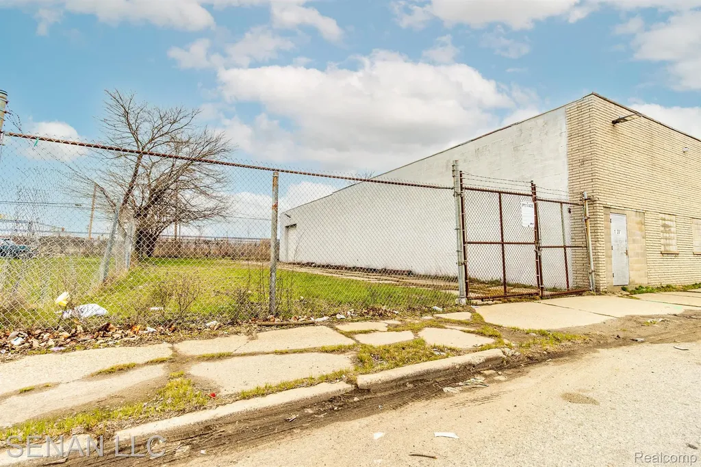 18090 Mount Elliott Street Detroit City MI 48234