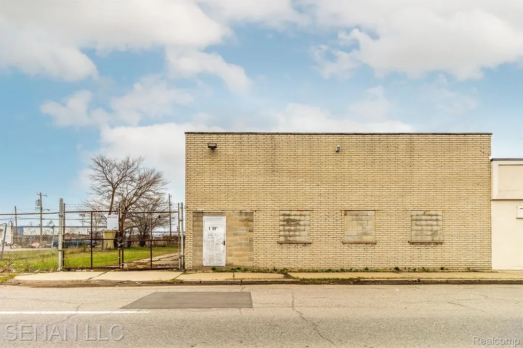 18090 Mount Elliott Street Detroit City MI 48234