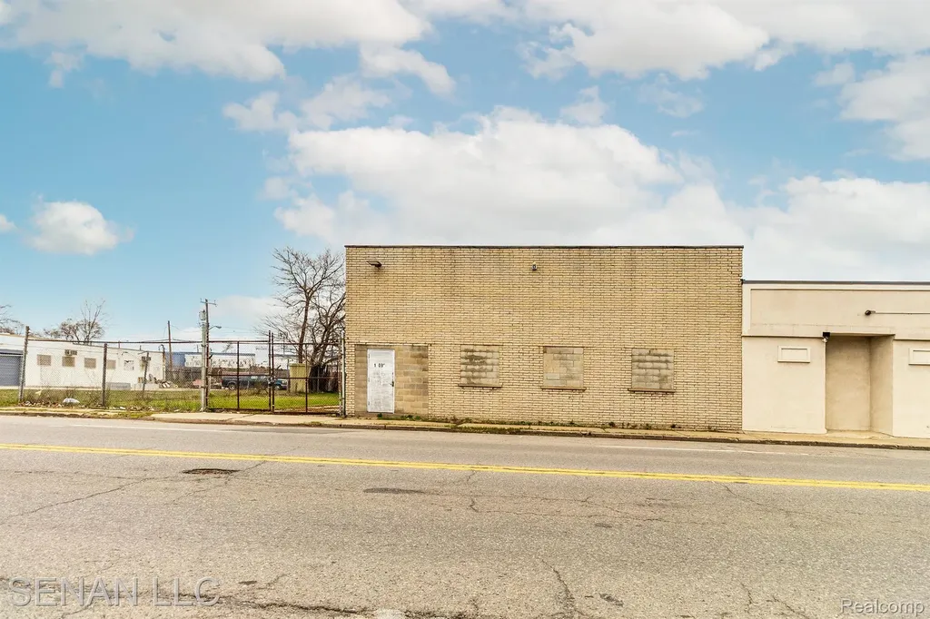 18090 Mount Elliott Street Detroit City MI 48234