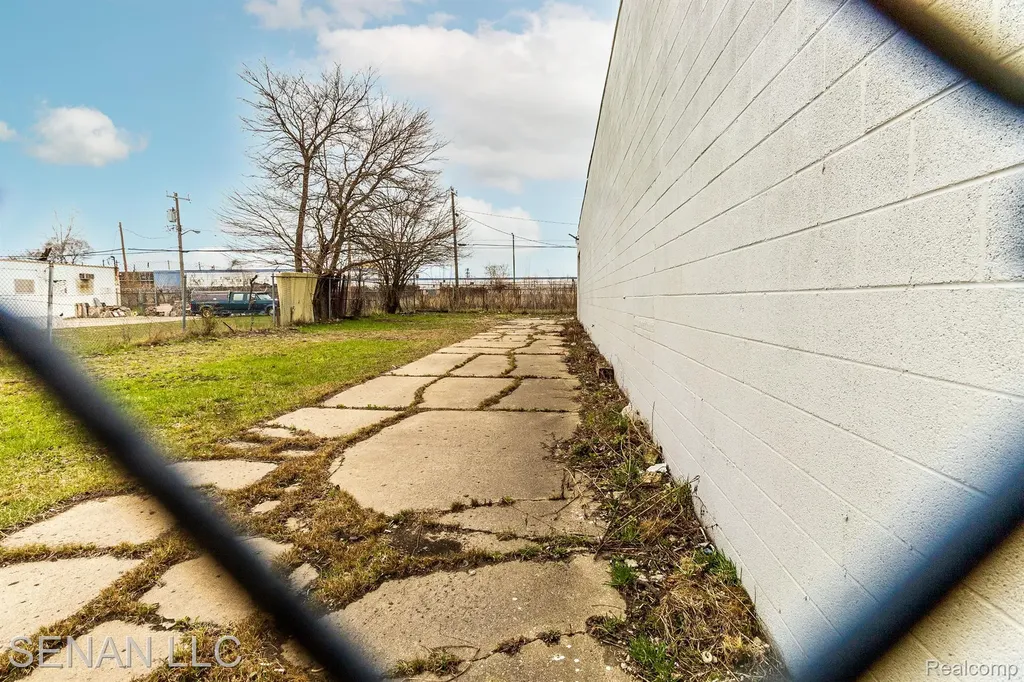18090 Mount Elliott Street Detroit City MI 48234