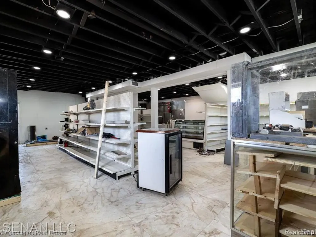 18550 W Warren Avenue Detroit City MI 48228