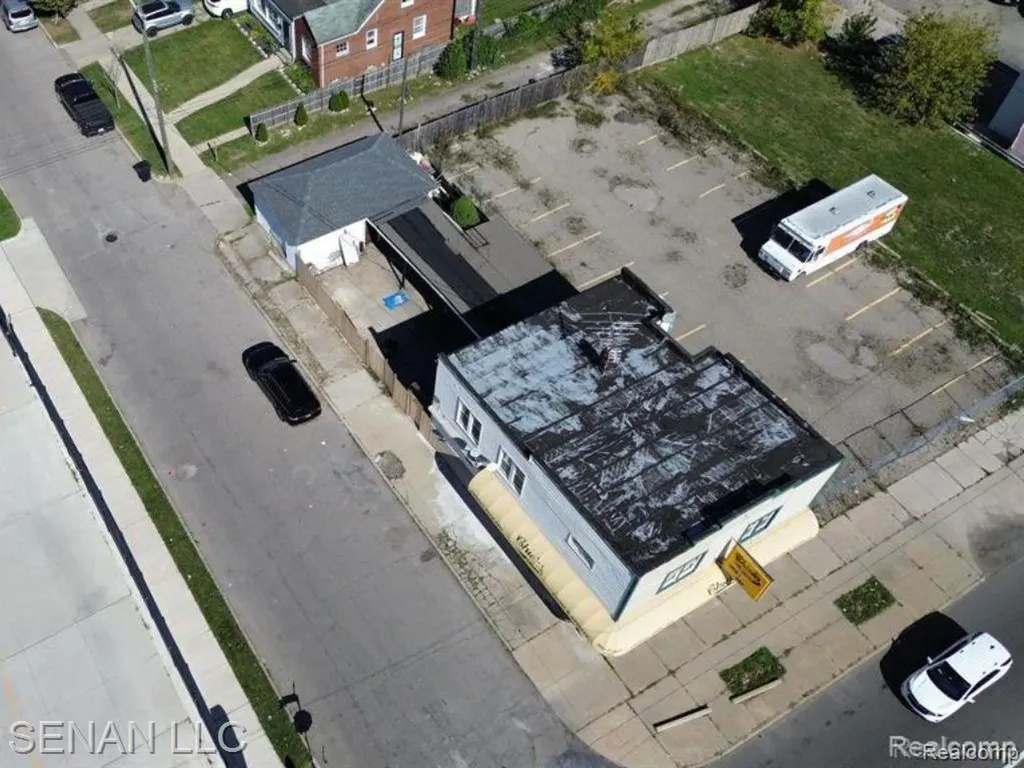 18550 W Warren Avenue Detroit City MI 48228