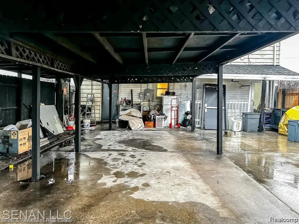 18550 W Warren Avenue Detroit City MI 48228