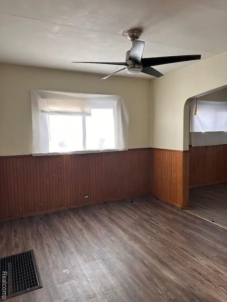 1511 Tacoma Flint City MI 48503