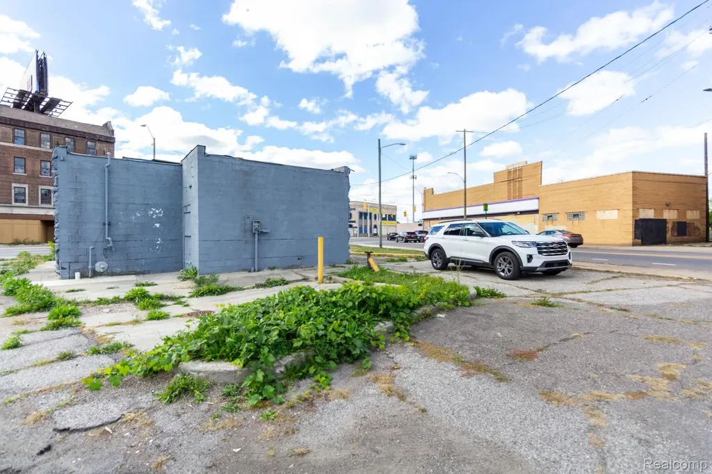 9104 Grand River Avenue Detroit City MI 48204