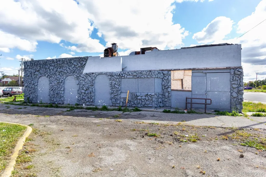 9104 Grand River Avenue Detroit City MI 48204