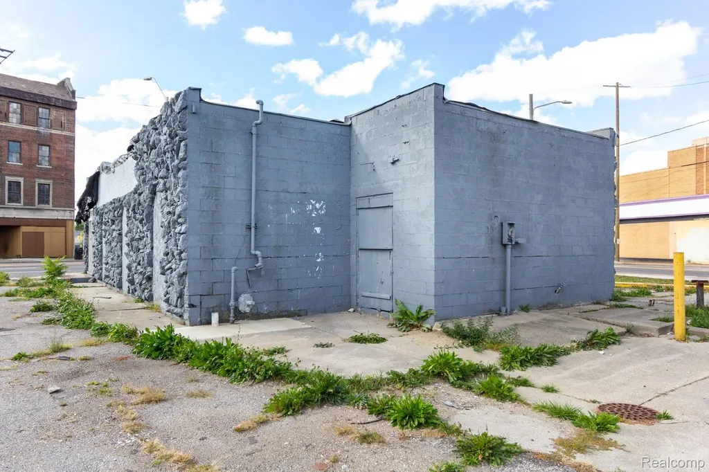 9104 Grand River Avenue Detroit City MI 48204