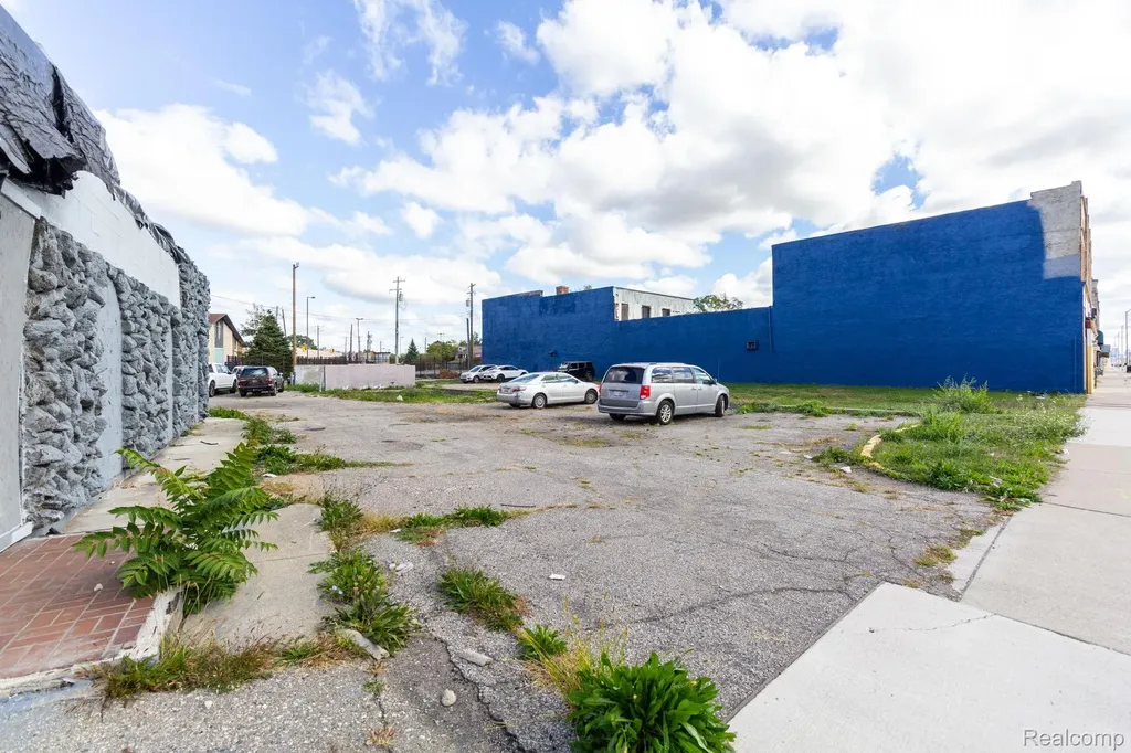 9104 Grand River Avenue Detroit City MI 48204