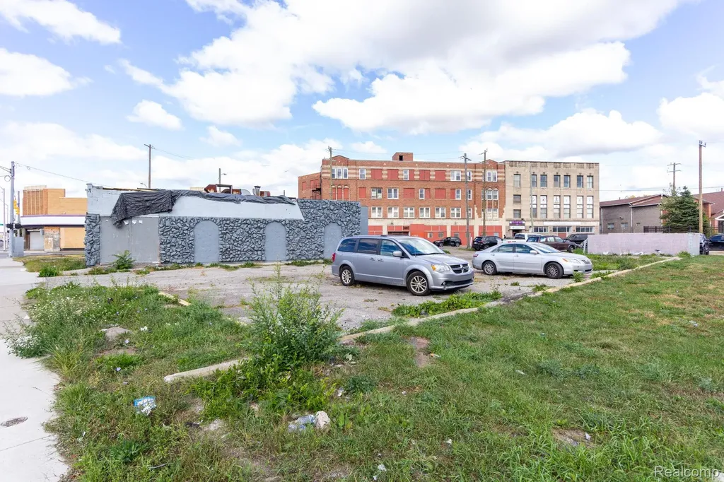 9104 Grand River Avenue Detroit City MI 48204