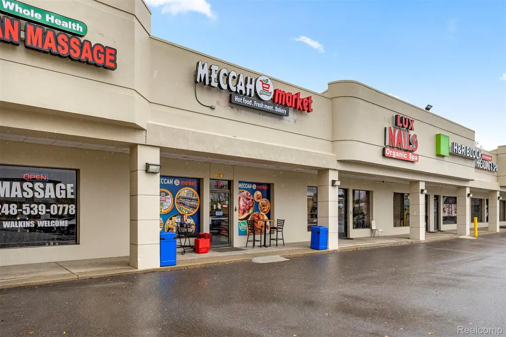29216 Orchard Lake Road Farmington Hills City MI 48334