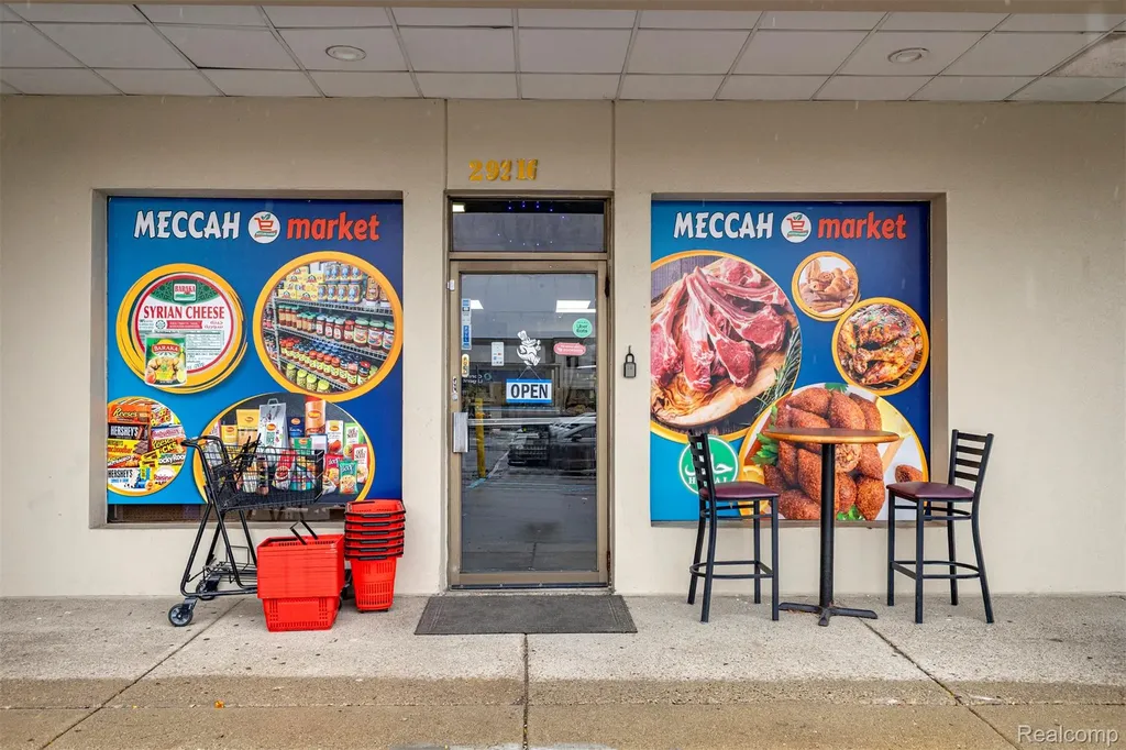 29216 Orchard Lake Road Farmington Hills City MI 48334