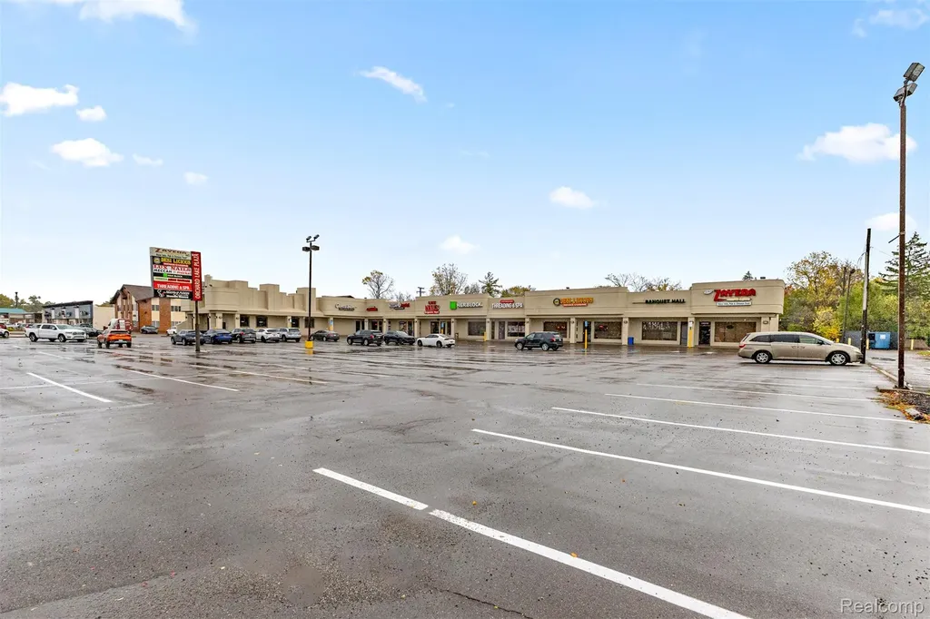 29216 Orchard Lake Road Farmington Hills City MI 48334