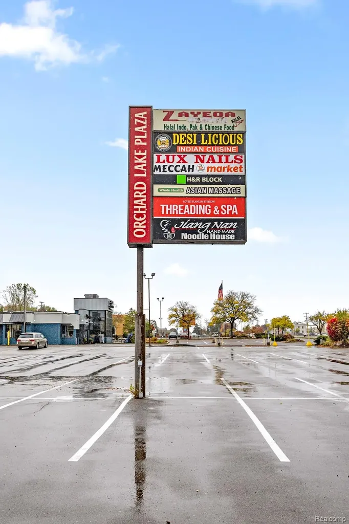 29216 Orchard Lake Road Farmington Hills City MI 48334
