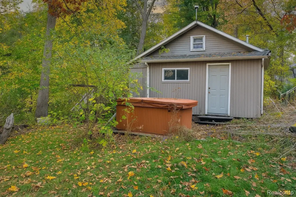1632 Woodfield Street Ortonville Village MI 48462