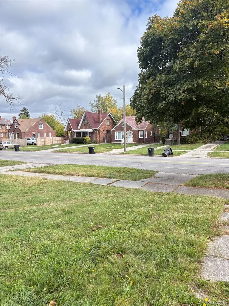 5235 Chalmers Street E Detroit City MI 48213