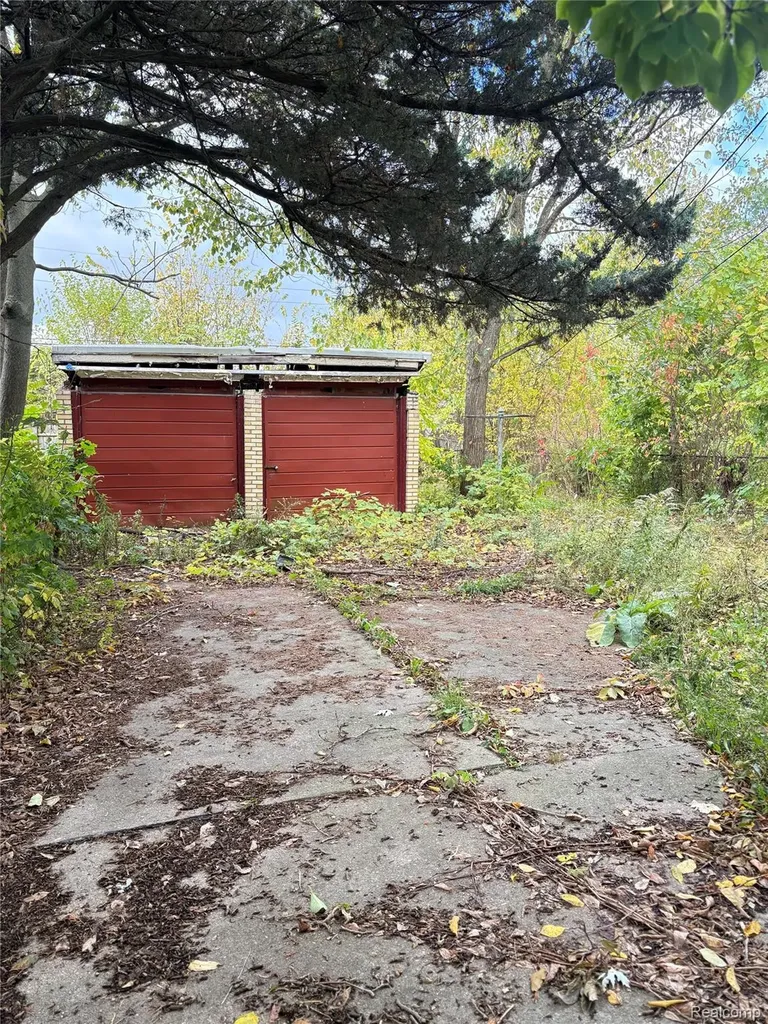 5235 Chalmers Street E Detroit City MI 48213